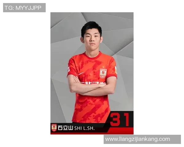 足球明星立牌背后的文化象征与商业价值探讨